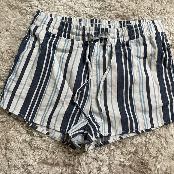 Divided From H&M Shorts Women’s 4 Tie Waist Striped Casual - Picture 7 of 14